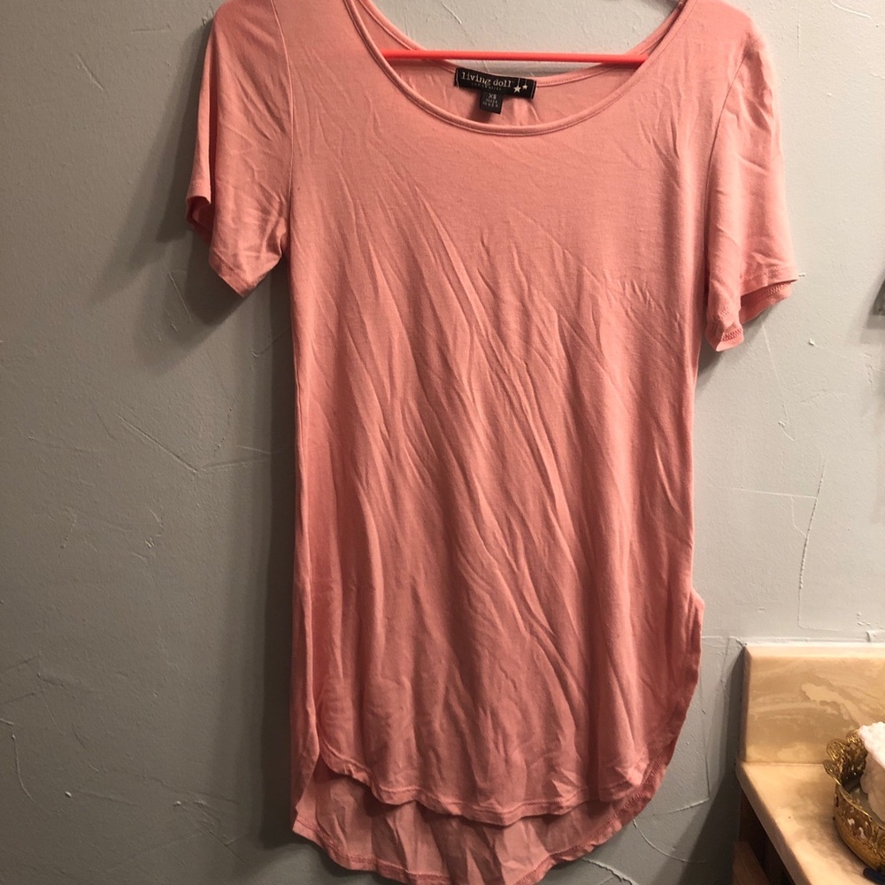 Women’s pink tee